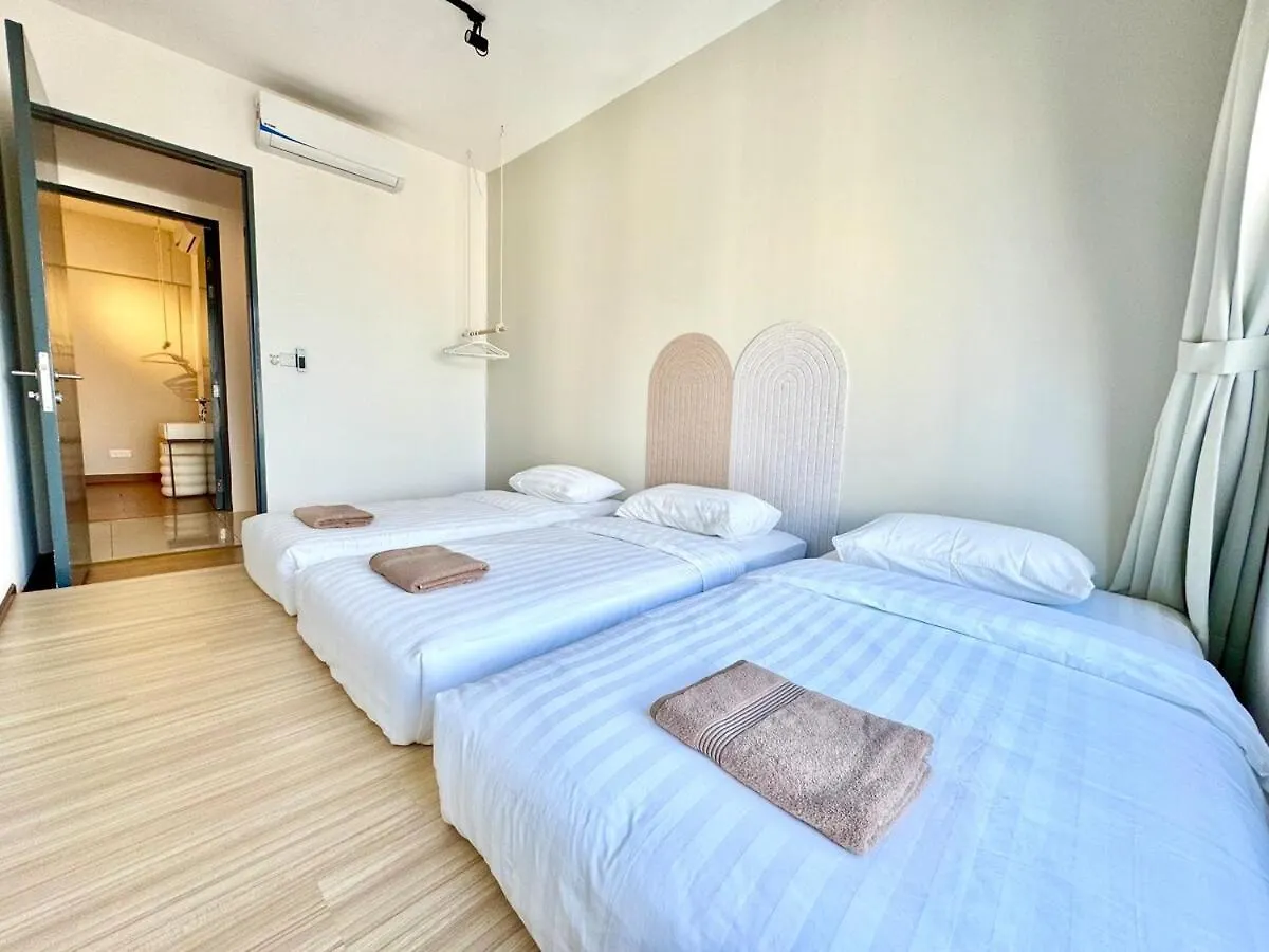 Tropicana 218 Macalister #Softcreamy #Infinitypool #7Pax #3Br2Bath #Quality Well Maintained #Private Host George Town 0*,  Malaysia