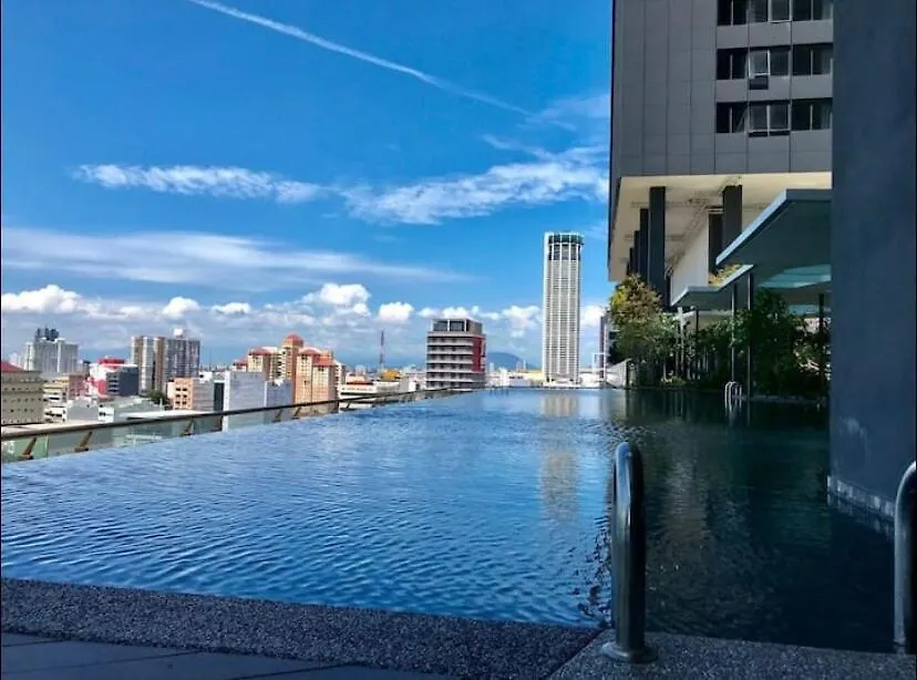 Tropicana 218 Macalister #Softcreamy #Infinitypool #7Pax #3Br2Bath #Quality Well Maintained #Private Host George Town Apartment