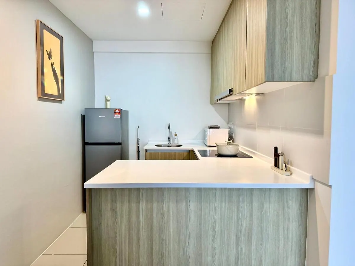 Tropicana 218 Macalister #Softcreamy #Infinitypool #7Pax #3Br2Bath #Quality Well Maintained #Private Host George Town